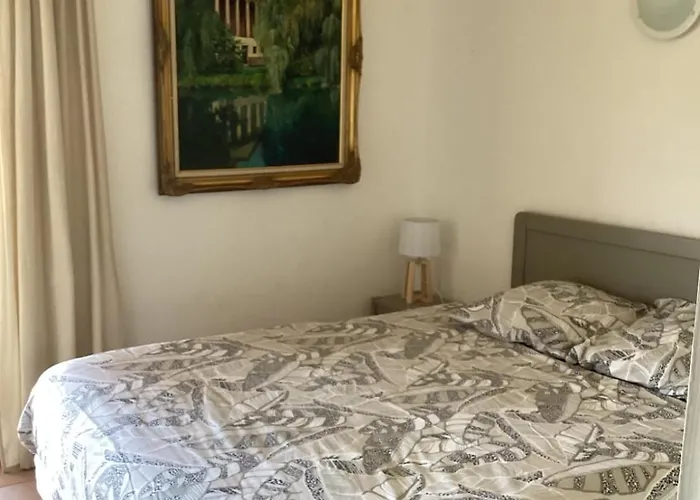 Maison Proche Vecchio בית נופש *